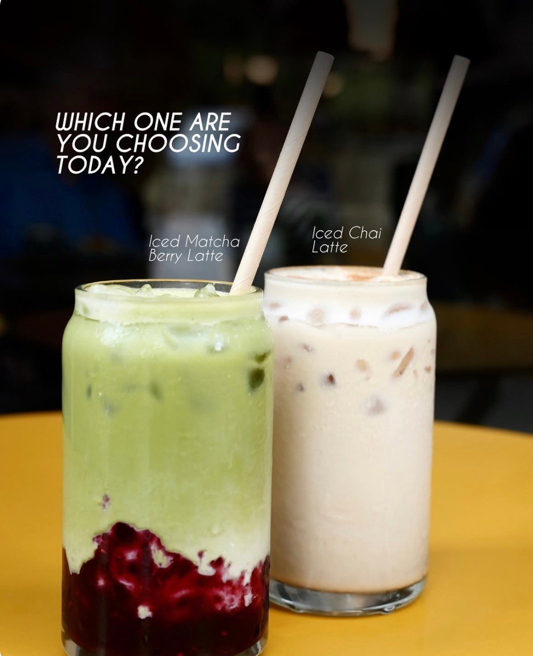 Matcha berry latte e iced chai latte de Índigo Café